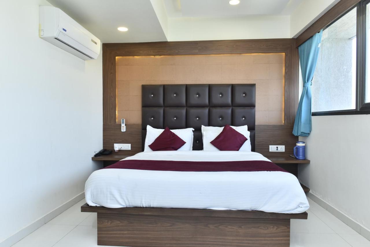 Hotel Royal King By Sky Stays Ahmedabad Exterior foto
